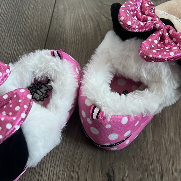 Minnie Mouse Slippers Girls 7/8 Brand New - Picture 3 of 4